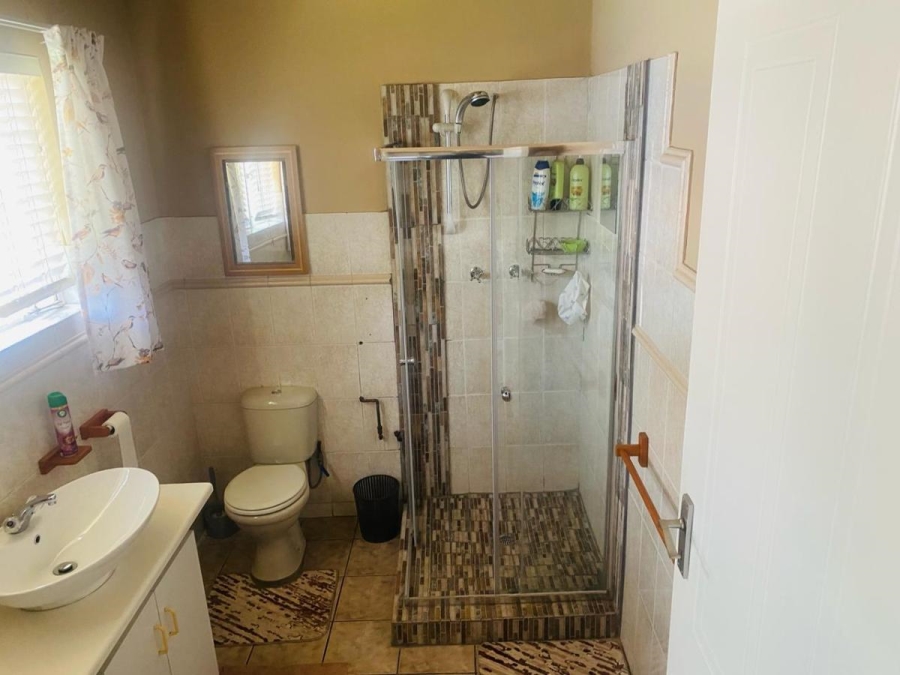 5 Bedroom Property for Sale in Three Rivers Gauteng