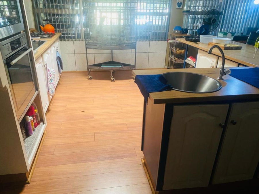 5 Bedroom Property for Sale in Three Rivers Gauteng