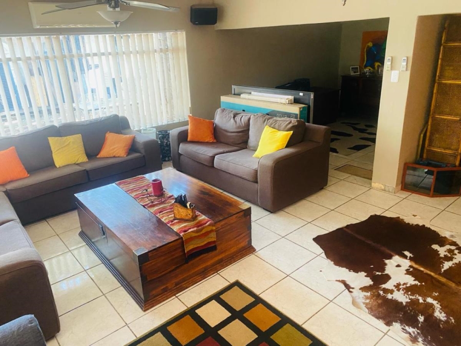 5 Bedroom Property for Sale in Three Rivers Gauteng