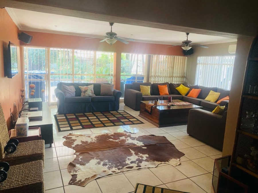 5 Bedroom Property for Sale in Three Rivers Gauteng