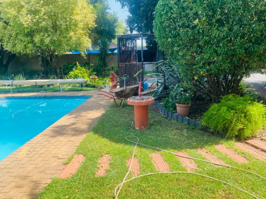 5 Bedroom Property for Sale in Three Rivers Gauteng