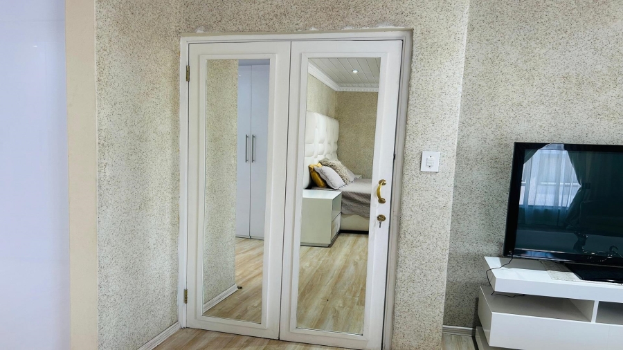 5 Bedroom Property for Sale in Vanderbijlpark SE Gauteng