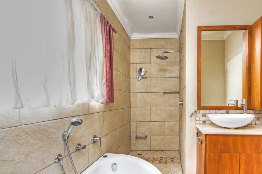 5 Bedroom Property for Sale in Carlswald Gauteng