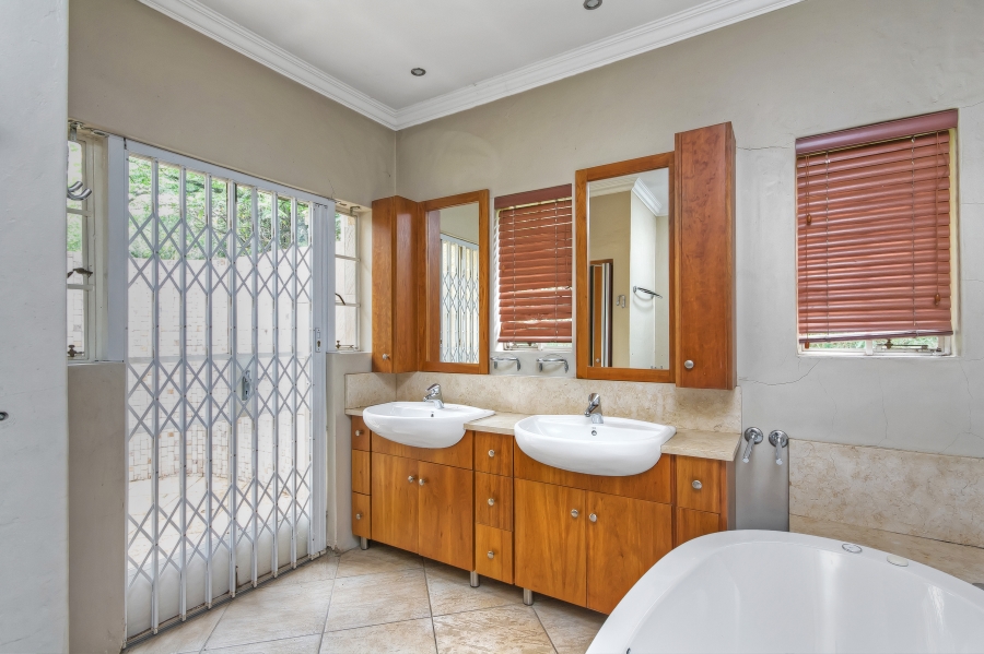 5 Bedroom Property for Sale in Carlswald Gauteng