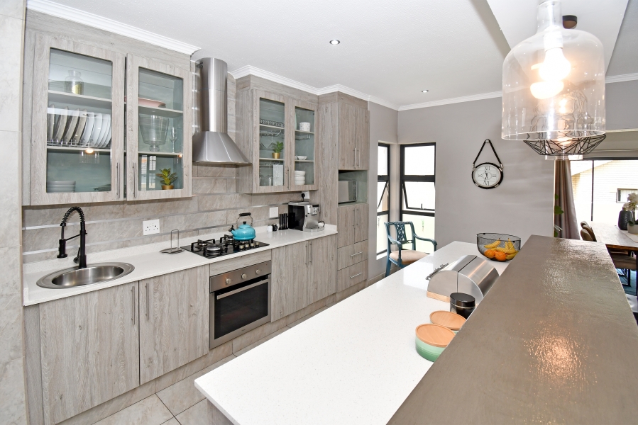 4 Bedroom Property for Sale in Thatch Hill Estate Gauteng