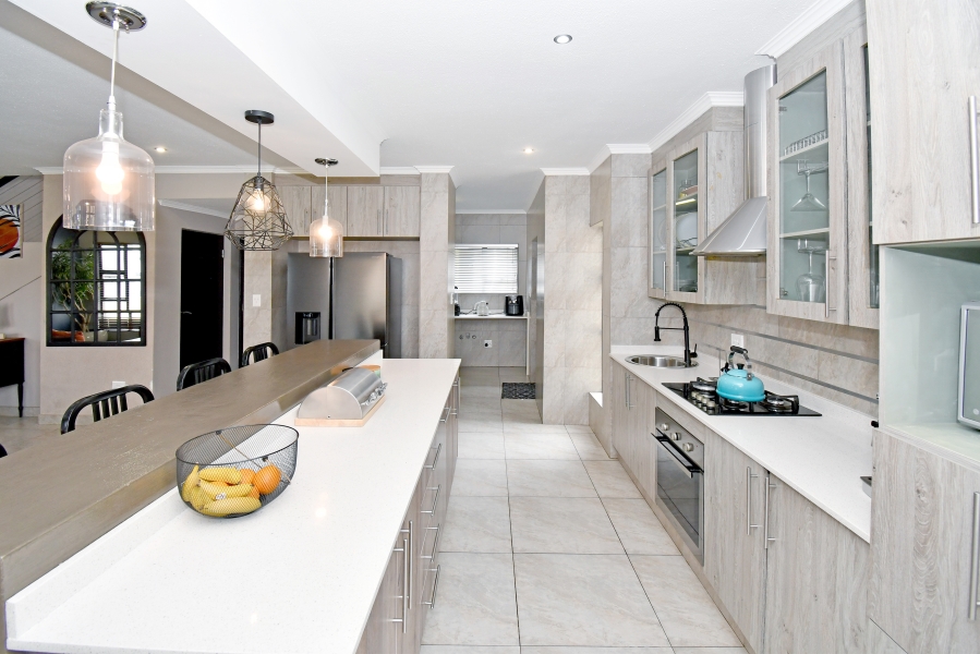 4 Bedroom Property for Sale in Thatch Hill Estate Gauteng