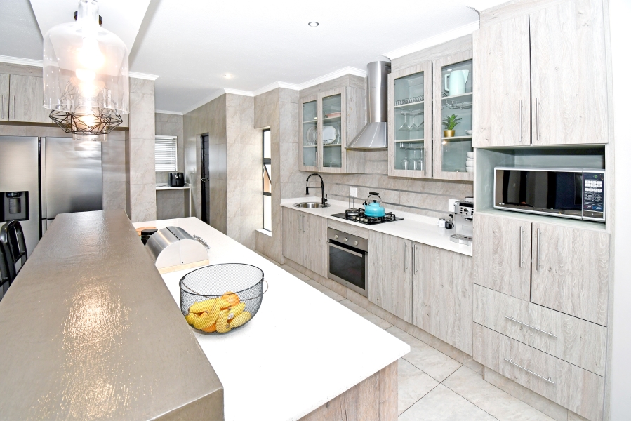 4 Bedroom Property for Sale in Thatch Hill Estate Gauteng