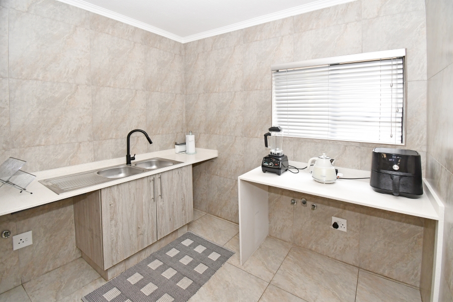 4 Bedroom Property for Sale in Thatch Hill Estate Gauteng