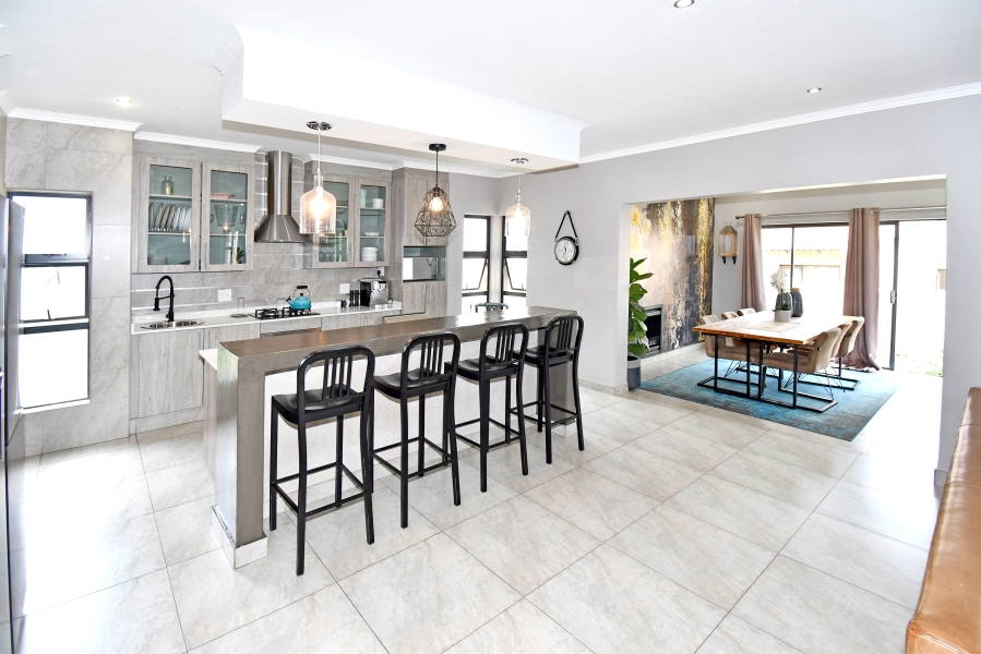 4 Bedroom Property for Sale in Thatch Hill Estate Gauteng