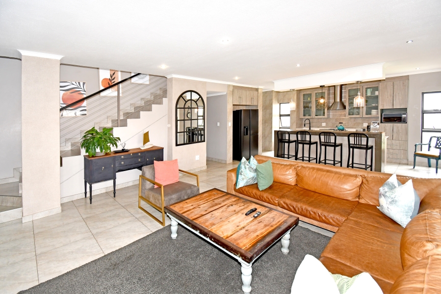 4 Bedroom Property for Sale in Thatch Hill Estate Gauteng