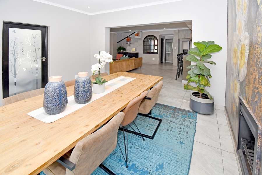 4 Bedroom Property for Sale in Thatch Hill Estate Gauteng