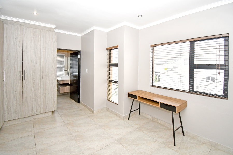 4 Bedroom Property for Sale in Thatch Hill Estate Gauteng