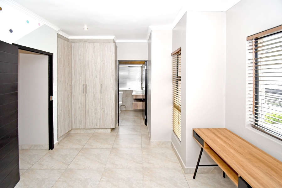 4 Bedroom Property for Sale in Thatch Hill Estate Gauteng