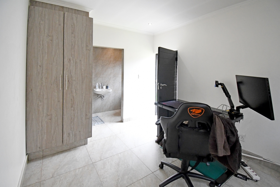 4 Bedroom Property for Sale in Thatch Hill Estate Gauteng