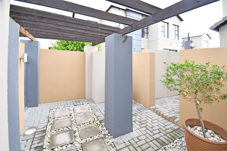 4 Bedroom Property for Sale in Thatch Hill Estate Gauteng