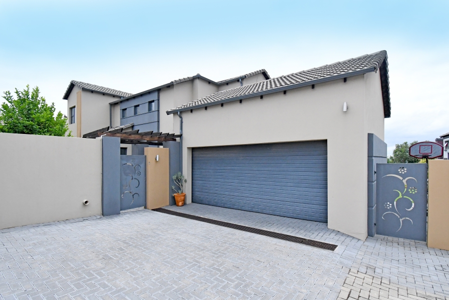 4 Bedroom Property for Sale in Thatch Hill Estate Gauteng