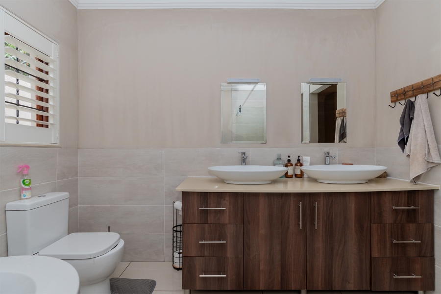 3 Bedroom Property for Sale in Fairland Gauteng