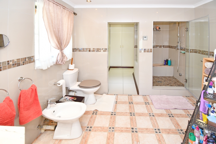 6 Bedroom Property for Sale in Farmall A H Gauteng