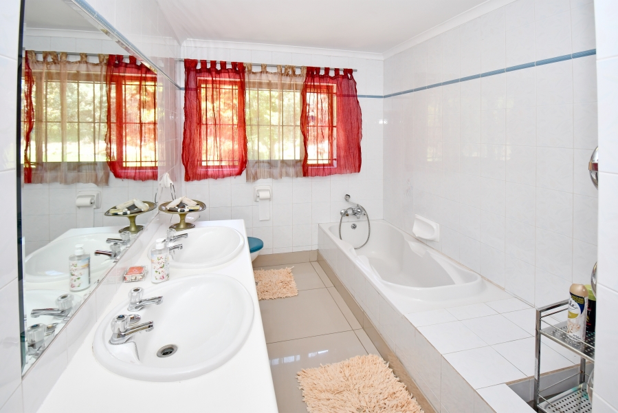 6 Bedroom Property for Sale in Farmall A H Gauteng