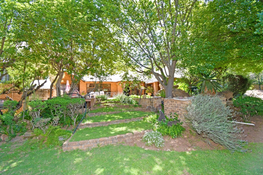 6 Bedroom Property for Sale in Farmall A H Gauteng