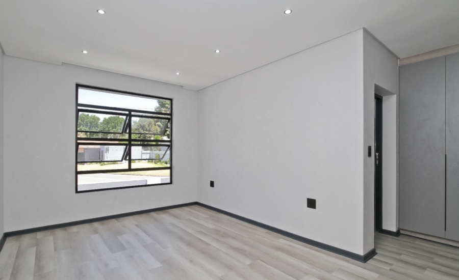 4 Bedroom Property for Sale in Oaklands Gauteng