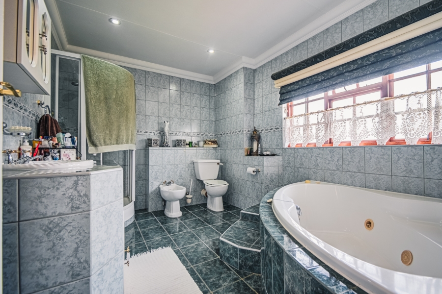 4 Bedroom Property for Sale in Blue Gill Estate Gauteng