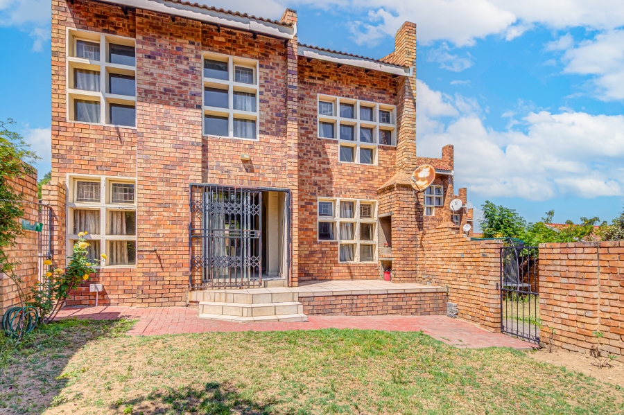 3 Bedroom Property for Sale in Halfway Gardens Gauteng