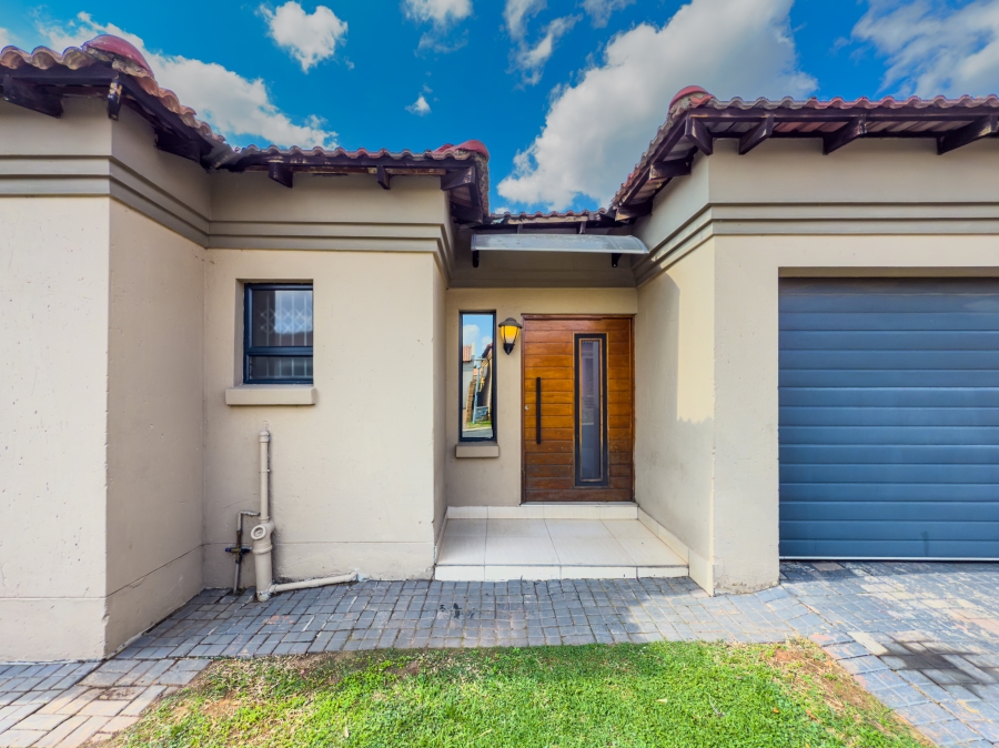 3 Bedroom Property for Sale in Noordwyk Gauteng