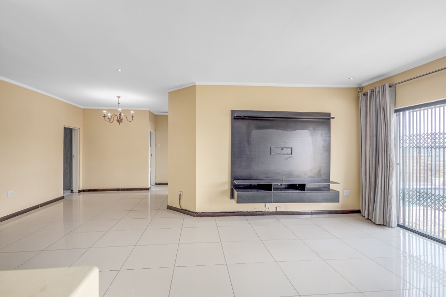 3 Bedroom Property for Sale in Noordwyk Gauteng