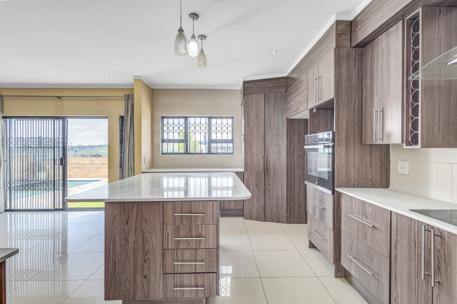 3 Bedroom Property for Sale in Noordwyk Gauteng