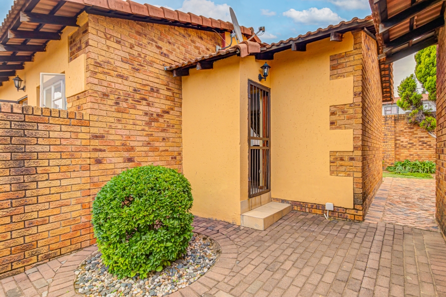 3 Bedroom Property for Sale in Vorna Valley Gauteng