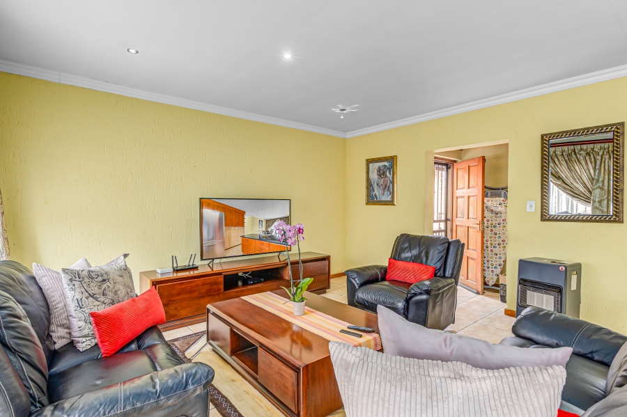 3 Bedroom Property for Sale in Vorna Valley Gauteng