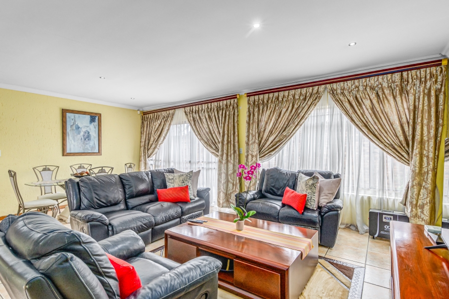 3 Bedroom Property for Sale in Vorna Valley Gauteng