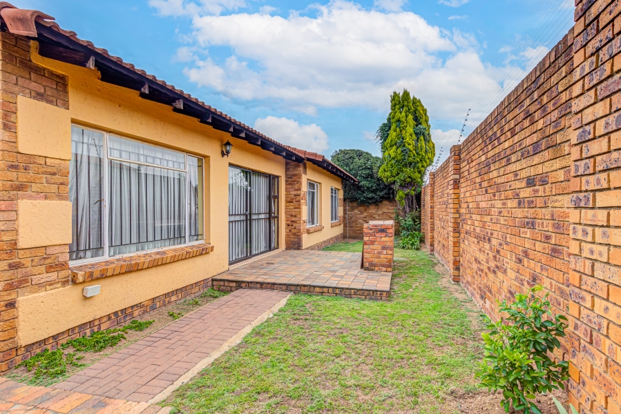 3 Bedroom Property for Sale in Vorna Valley Gauteng