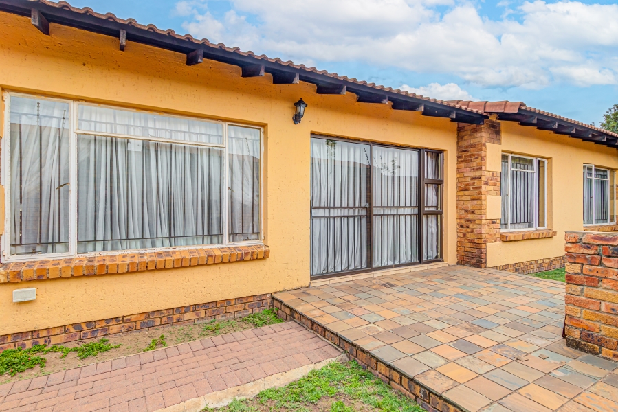 3 Bedroom Property for Sale in Vorna Valley Gauteng