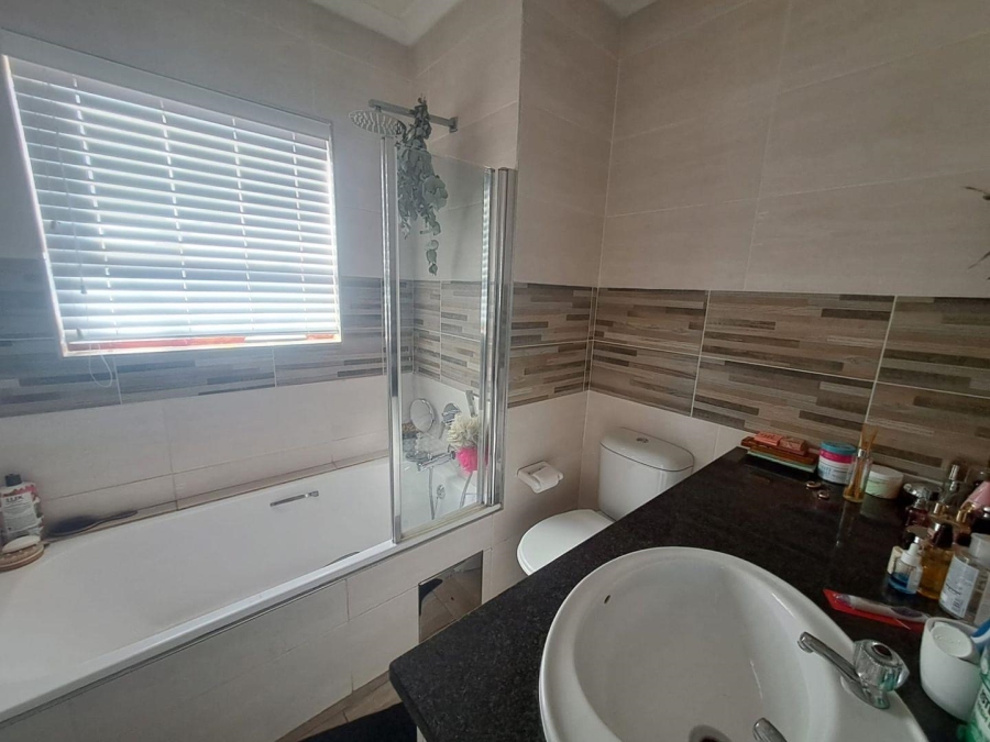 2 Bedroom Property for Sale in Northcliff Gauteng