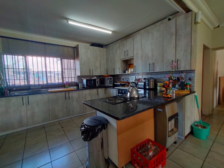 2 Bedroom Property for Sale in Bootha A H Gauteng