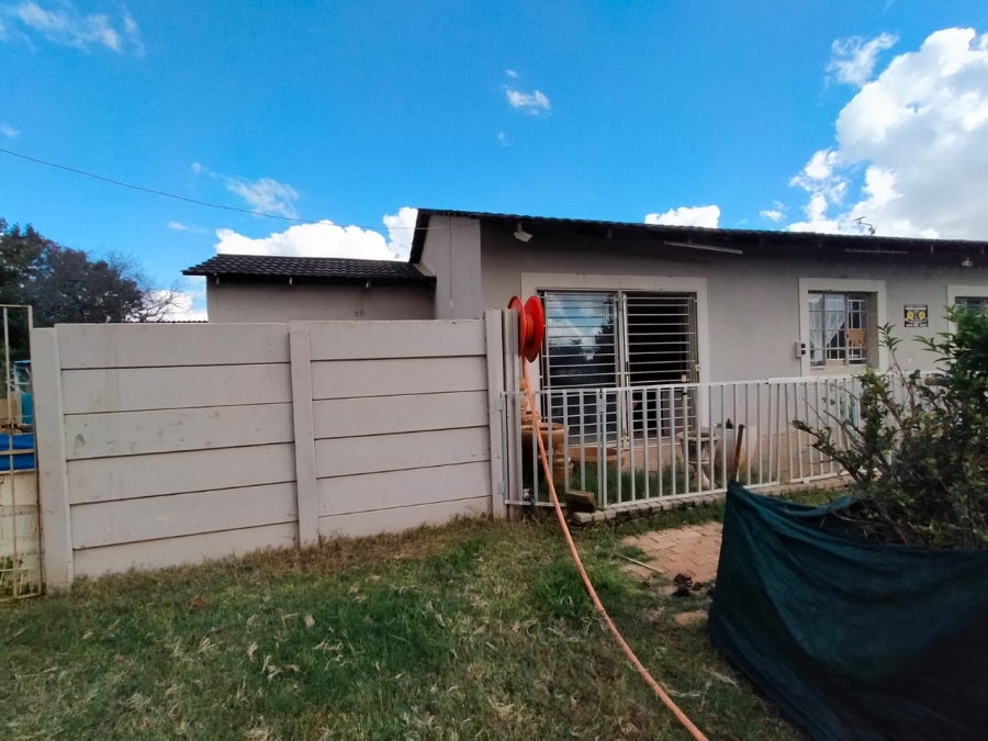 2 Bedroom Property for Sale in Bootha A H Gauteng