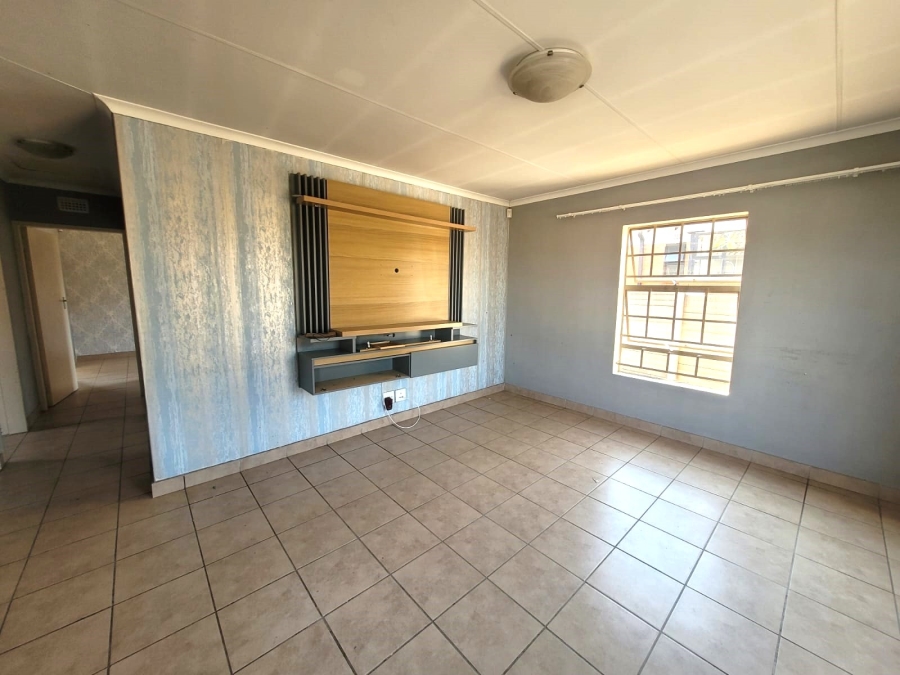 3 Bedroom Property for Sale in Olievenhoutbosch Gauteng