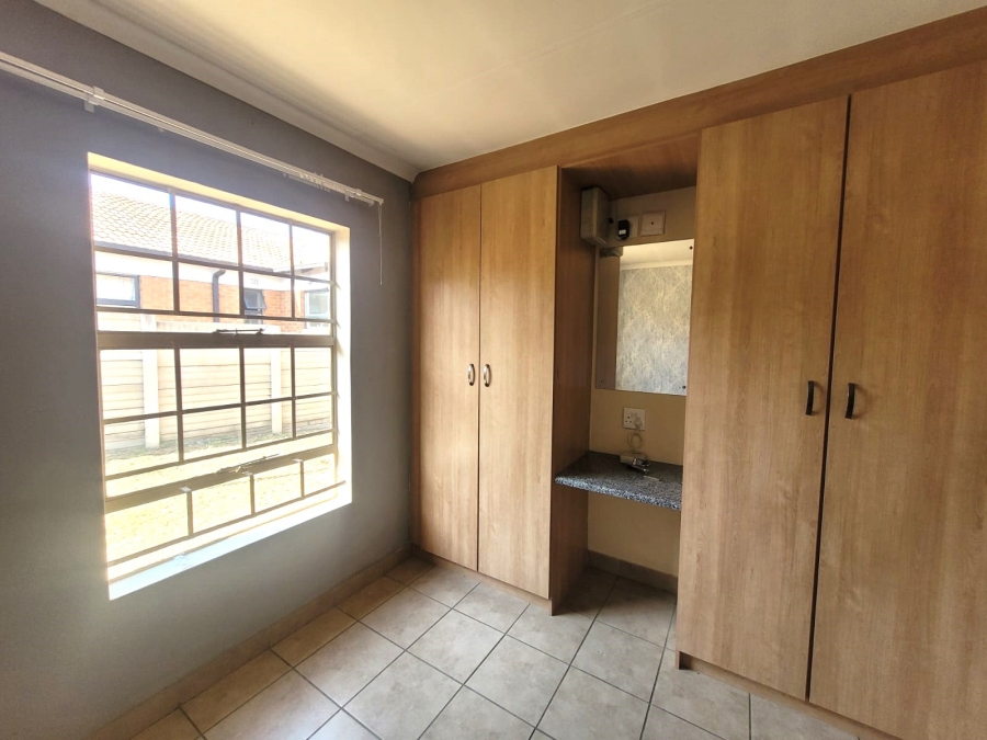 3 Bedroom Property for Sale in Olievenhoutbosch Gauteng
