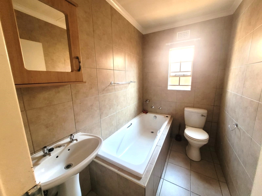 3 Bedroom Property for Sale in Olievenhoutbosch Gauteng