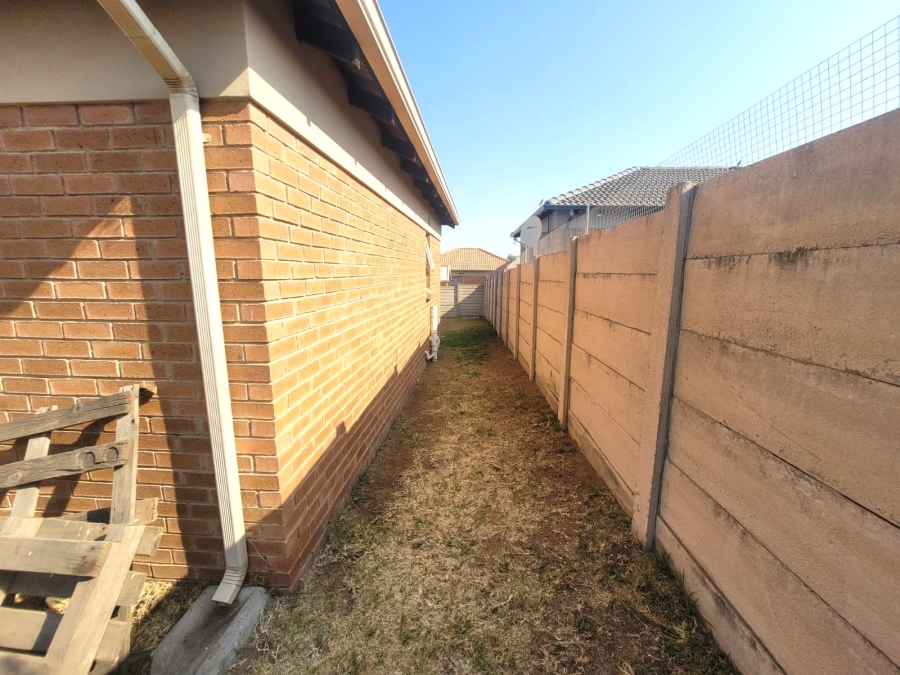 3 Bedroom Property for Sale in Olievenhoutbosch Gauteng
