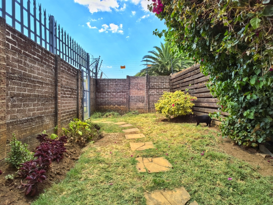 2 Bedroom Property for Sale in Darrenwood Gauteng