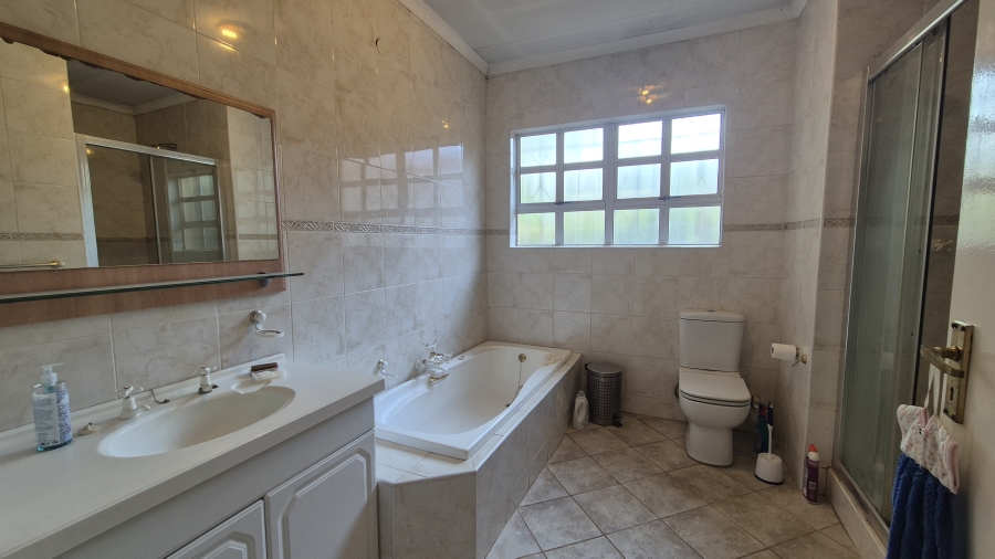 4 Bedroom Property for Sale in Bedford Gardens Gauteng