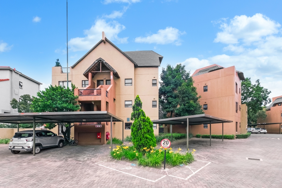 To Let 2 Bedroom Property for Rent in Pineslopes Gauteng