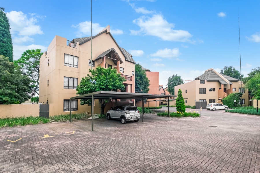 To Let 2 Bedroom Property for Rent in Pineslopes Gauteng