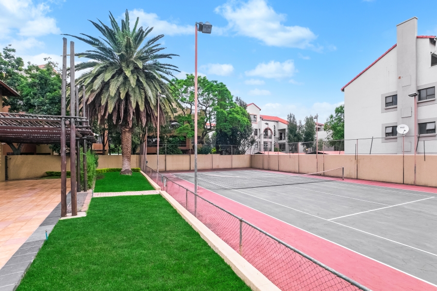 To Let 2 Bedroom Property for Rent in Pineslopes Gauteng