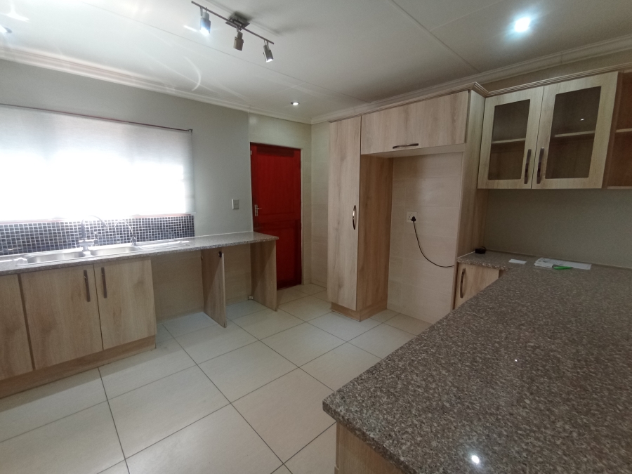3 Bedroom Property for Sale in Bassonia Gauteng