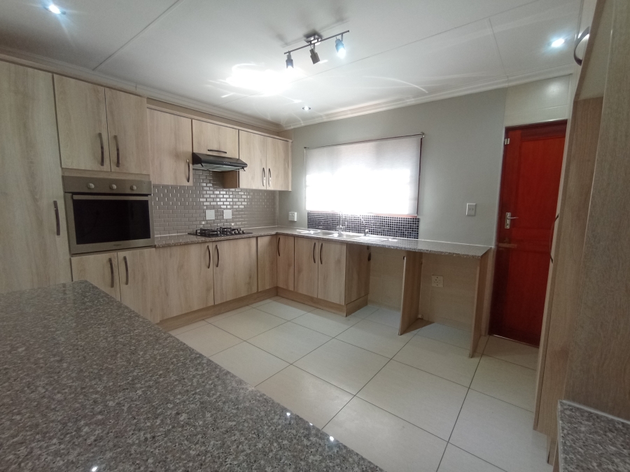 3 Bedroom Property for Sale in Bassonia Gauteng