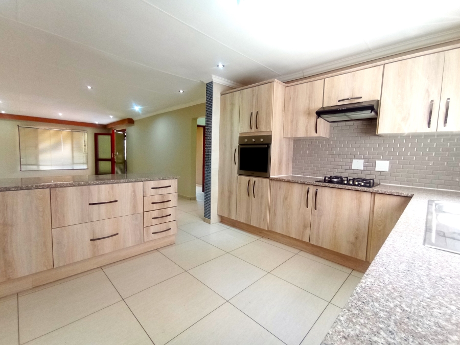 3 Bedroom Property for Sale in Bassonia Gauteng